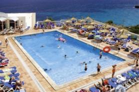Hotel America s bazénem