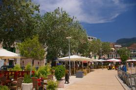 Port de Sóller a kavárny na promenádě