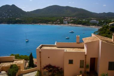 Pohled na zátoku u Canyamelu na Mallorce Canyamel, Mallorca - moře a zátoka