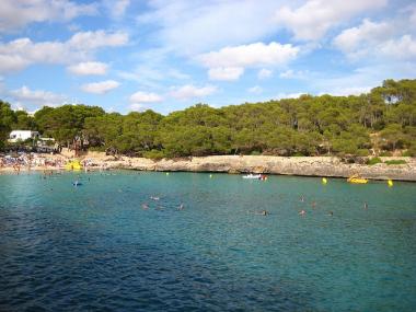 Mallorská pláž Cala Santanyi