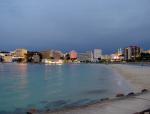 Noční pohled na letovisko Palma Nova na Mallorce