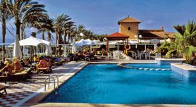 Mallorca a hotel Flamingo s bazénem